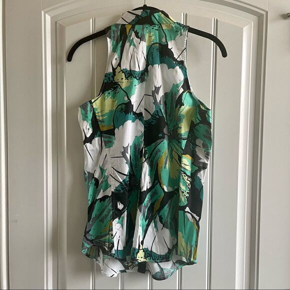 2/$22 New York & Company Green Floral Short Sleeve Button Up Top; SZ S; BNWT - Picture 5 of 7